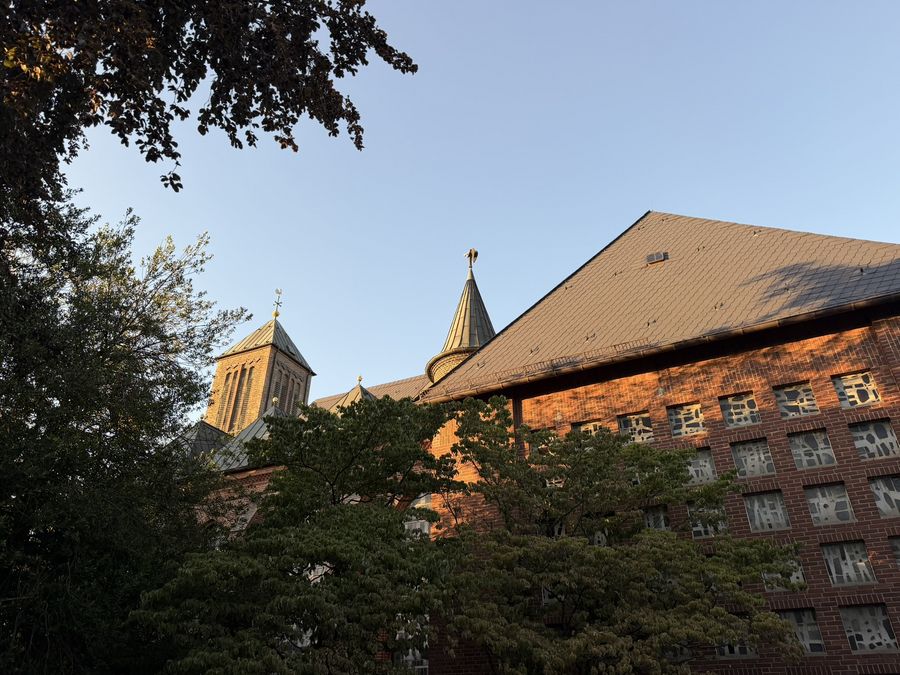 Seitenansicht Gemeindekirche St. Johannes Bochum Wiemelhausen